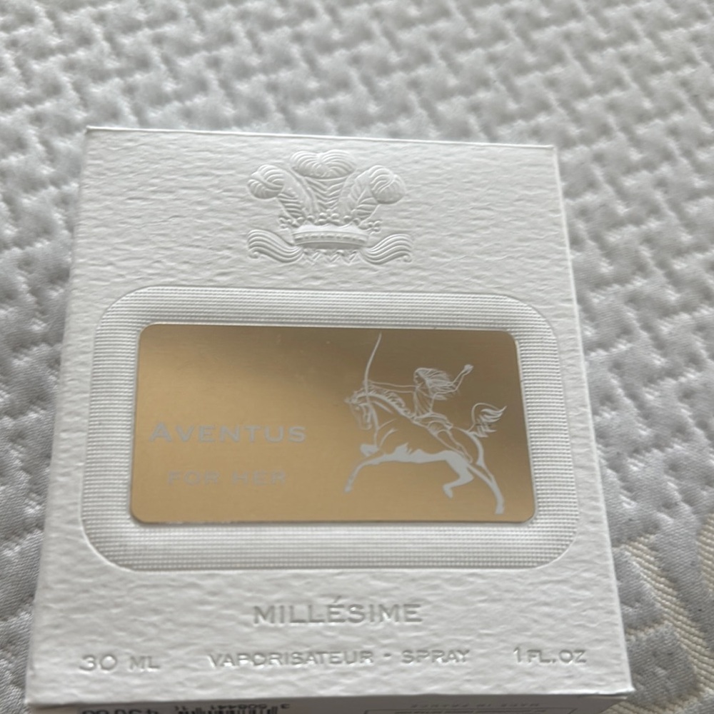 Creed Aventus for Her with Gold and White Design